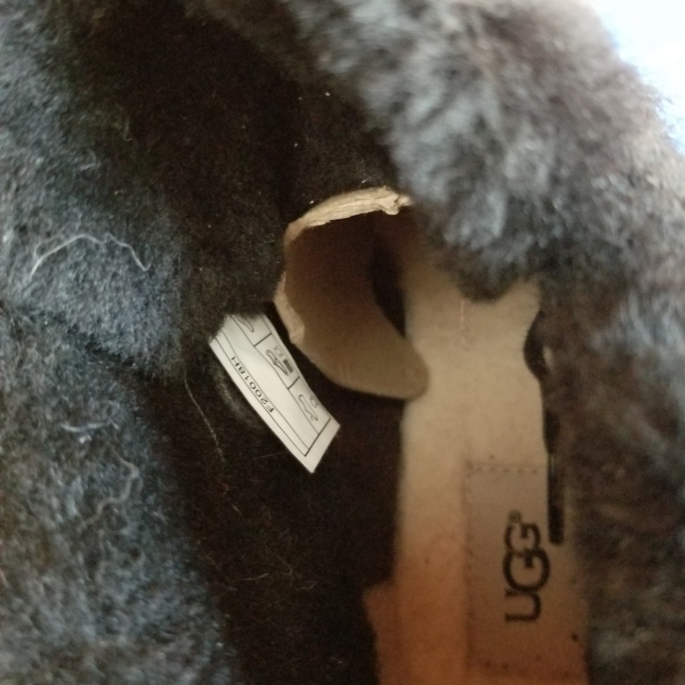 🚫SOLD🚫 Ugg Jeovana Shearling Wedge Booties - Picture 10 of 12